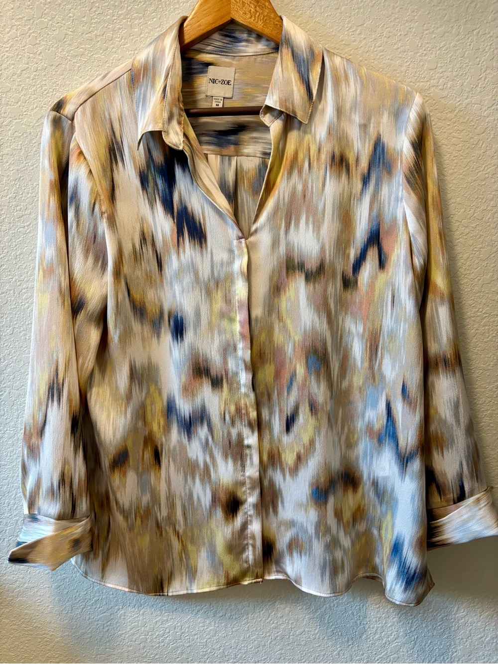 NIC+ZOE Brushstroke Button-Front Blouse in Blue, Gold & Cream